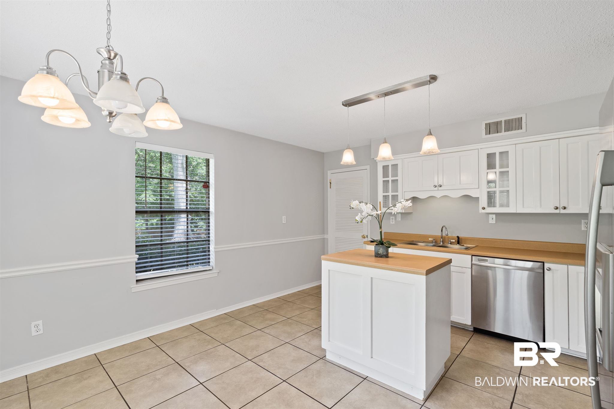 7951 Suzanne Way Mobile, AL 36695 - Photo 8 of 35