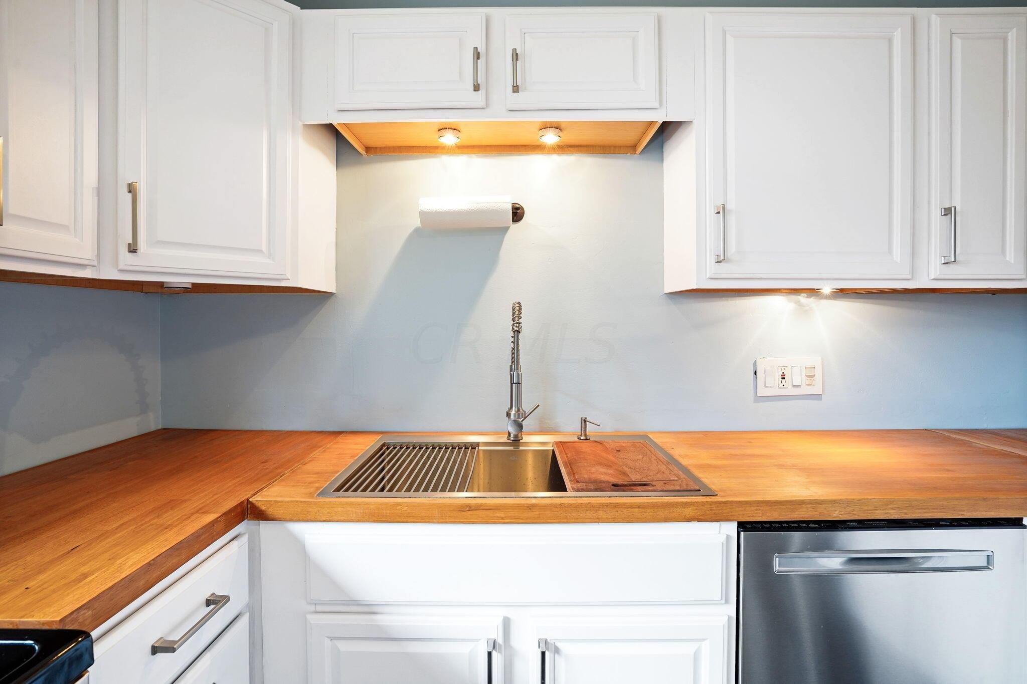 1030 Afton Road Columbus, OH 43221 - Photo 11 of 40 Butcher Block Counters