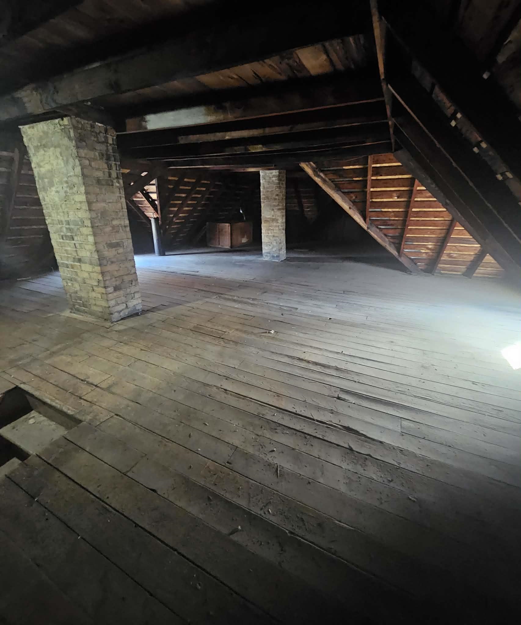 828 9th Street Beloit, WI 53511 - Photo 14 of 23 a view of a garage