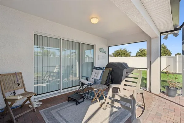 a house view with backyard space
