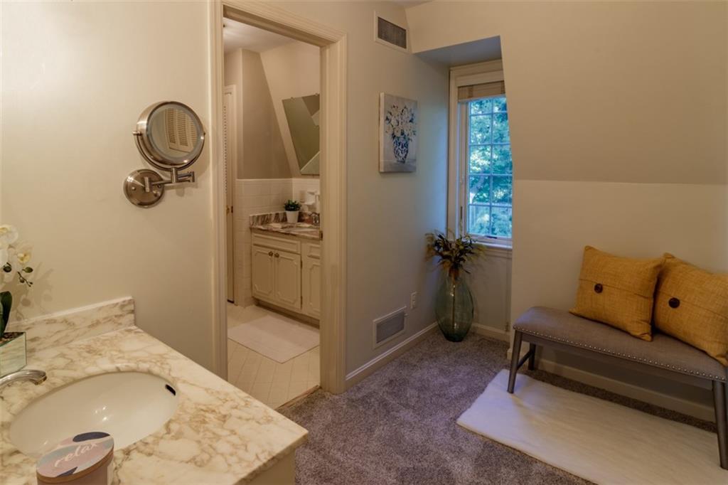 192 Devonwood Drive Pittsburgh, PA 15241 - Photo 17 of 25 a bathroom with a sink and a mirror