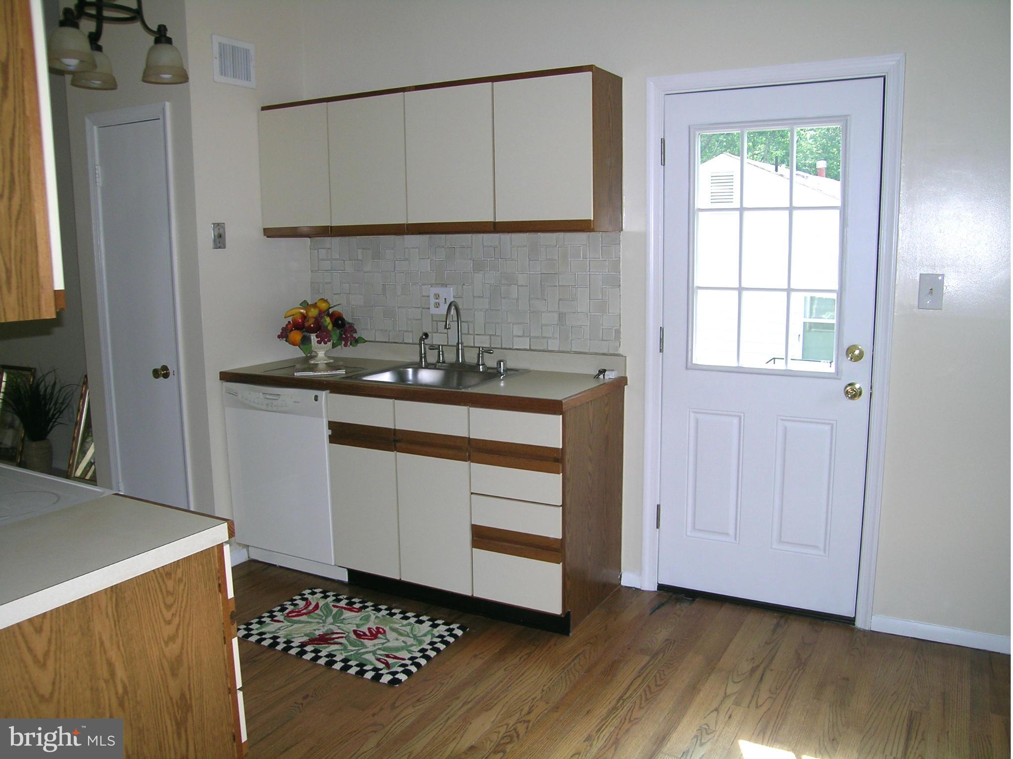 14304 Morton Hall Road Silver Spring, MD 20906 - Photo 12 of 21 Kitchen