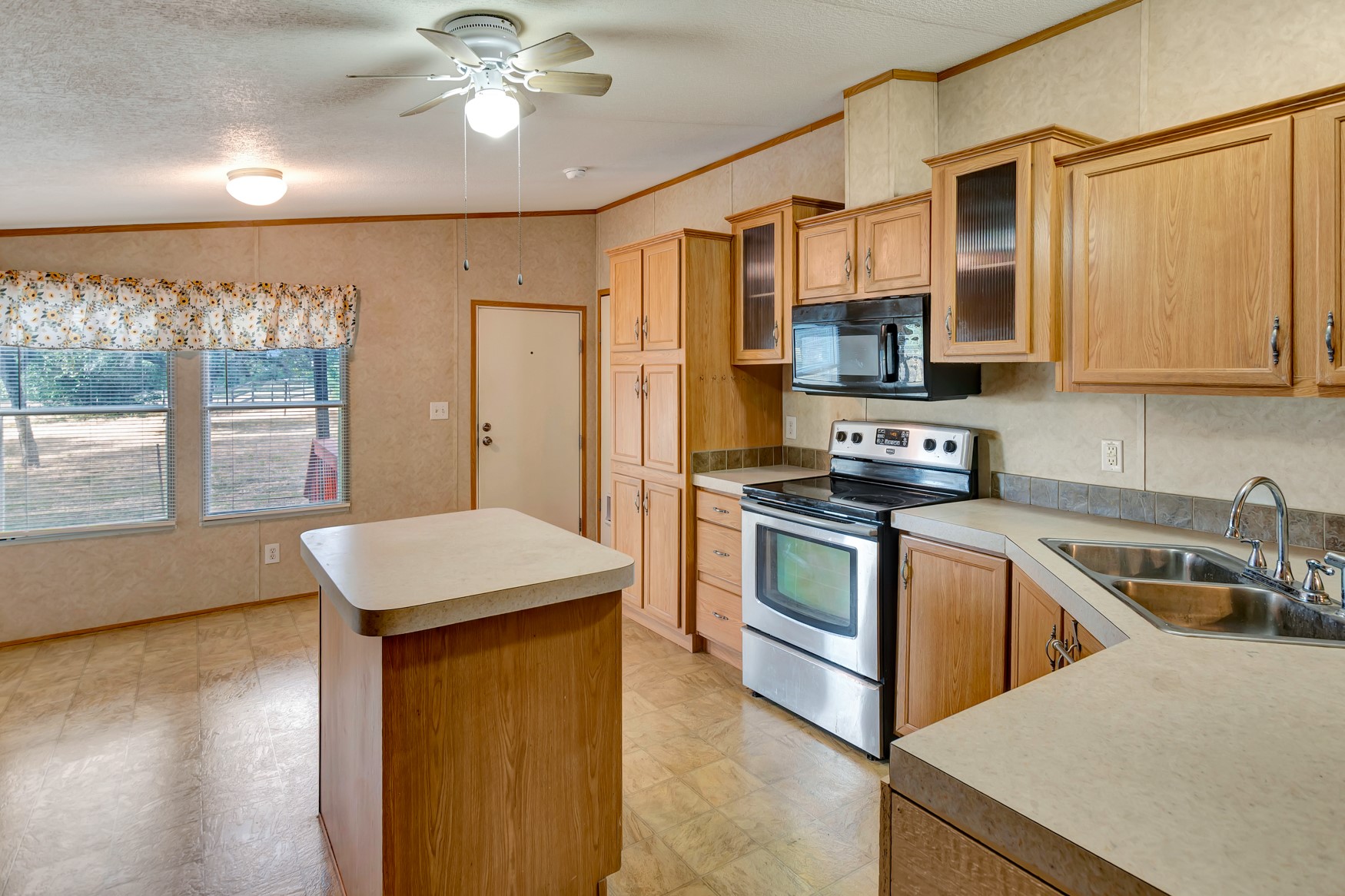 233 Ranch Road Yoakum, TX 77995 - Photo 12 of 38 Gallery Image 12