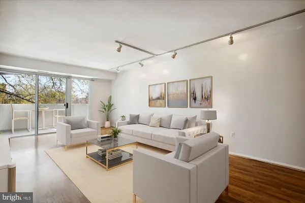 $299,000 | 700 7th Street Southwest, Unit 211, Washington, DC 20024