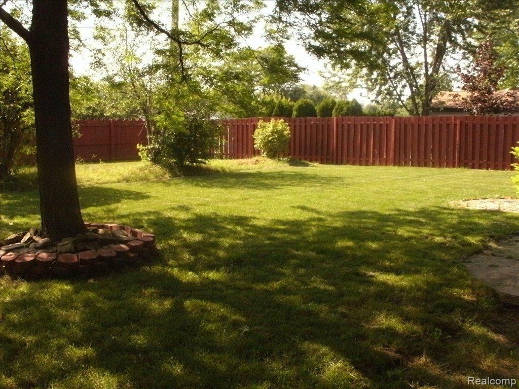 6015 Wedgewood Road Canton, MI 48187 - Photo 2 of 17 Back Yard