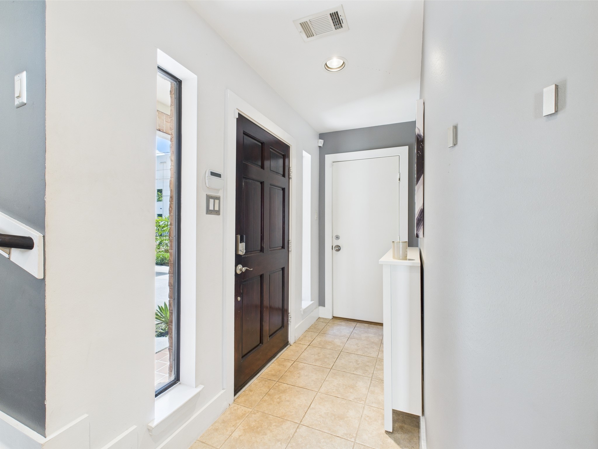 5810 Darling Street, Unit F Houston, TX 77007 - Photo 30 of 38 Entryway