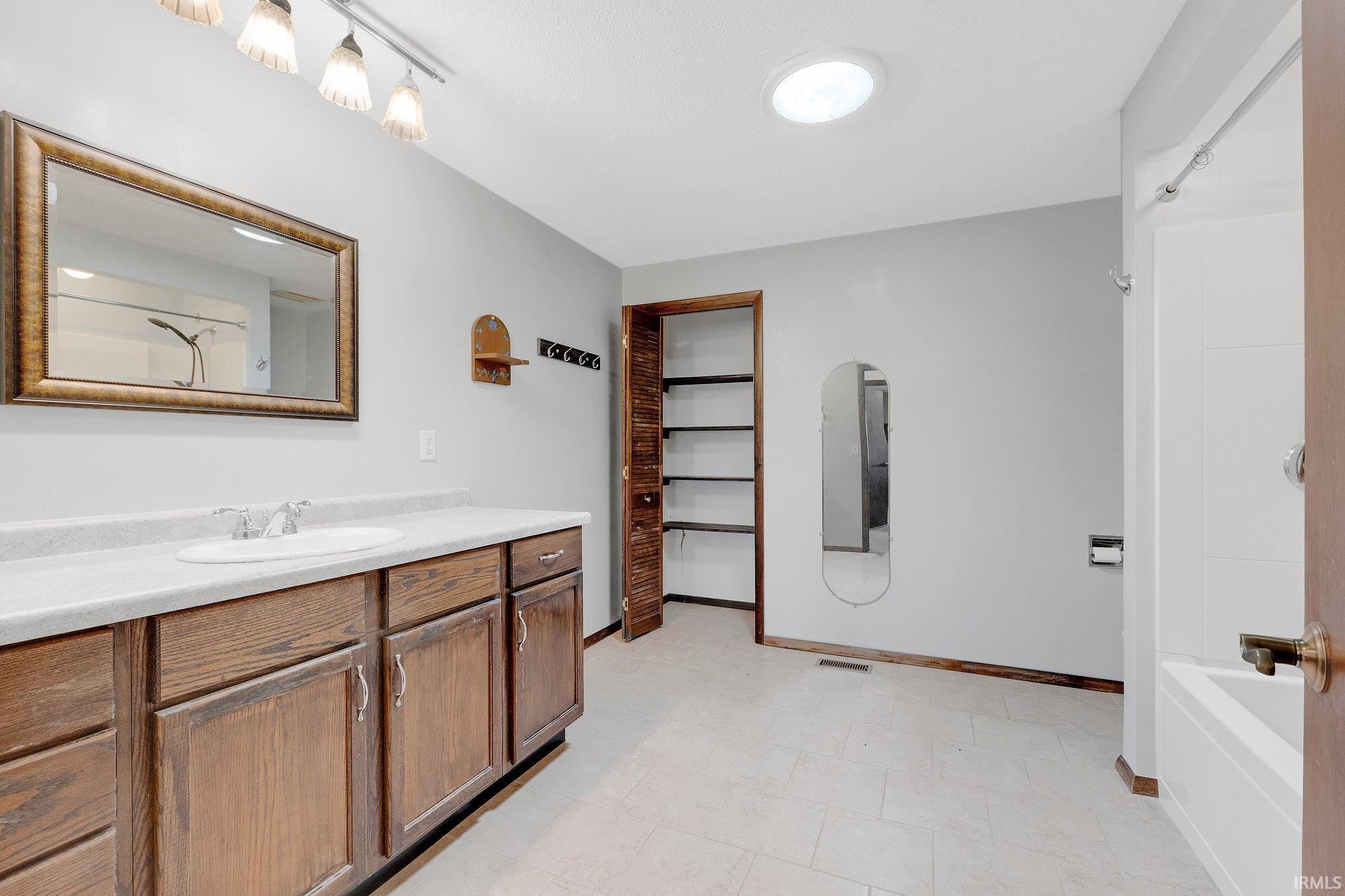 17328 Brunson Road Hoagland, IN 46745 - Photo 17 of 35
