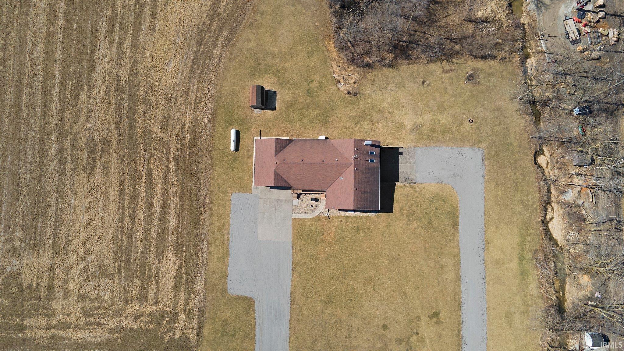 17328 Brunson Road Hoagland, IN 46745 - Photo 8 of 35