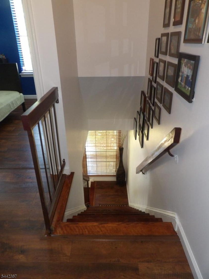 605 Timber Oaks Road Edison, NJ 08820 - Photo 21 of 25