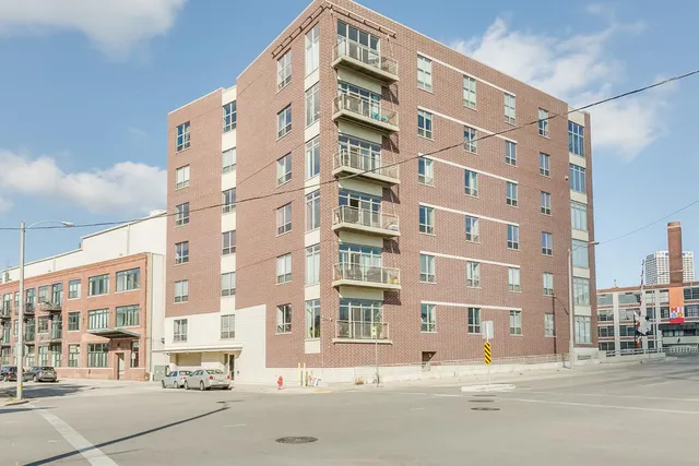 $345,000 | 210 South Water Street, Unit 218, Milwaukee, WI 53204