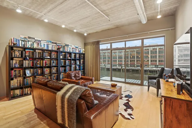 $345,000 | 210 South Water Street, Unit 218, Milwaukee, WI 53204