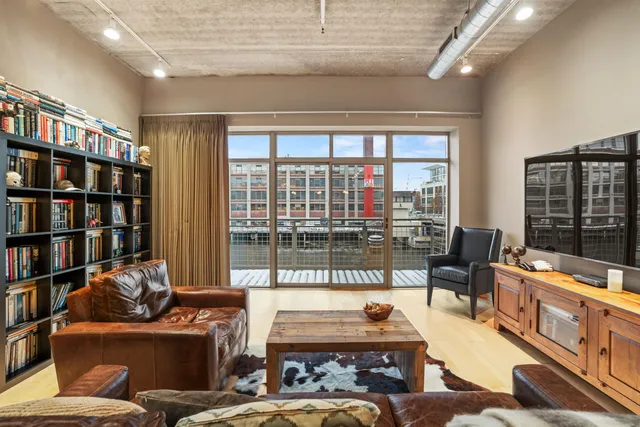 $345,000 | 210 South Water Street, Unit 218, Milwaukee, WI 53204