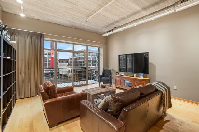 $345,000 | 210 South Water Street, Unit 218, Milwaukee, WI 53204