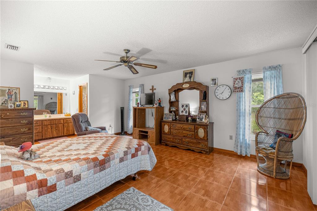 11211 Southwest 58th Avenue Road Ocala, FL 34476 - Photo 12 of 35