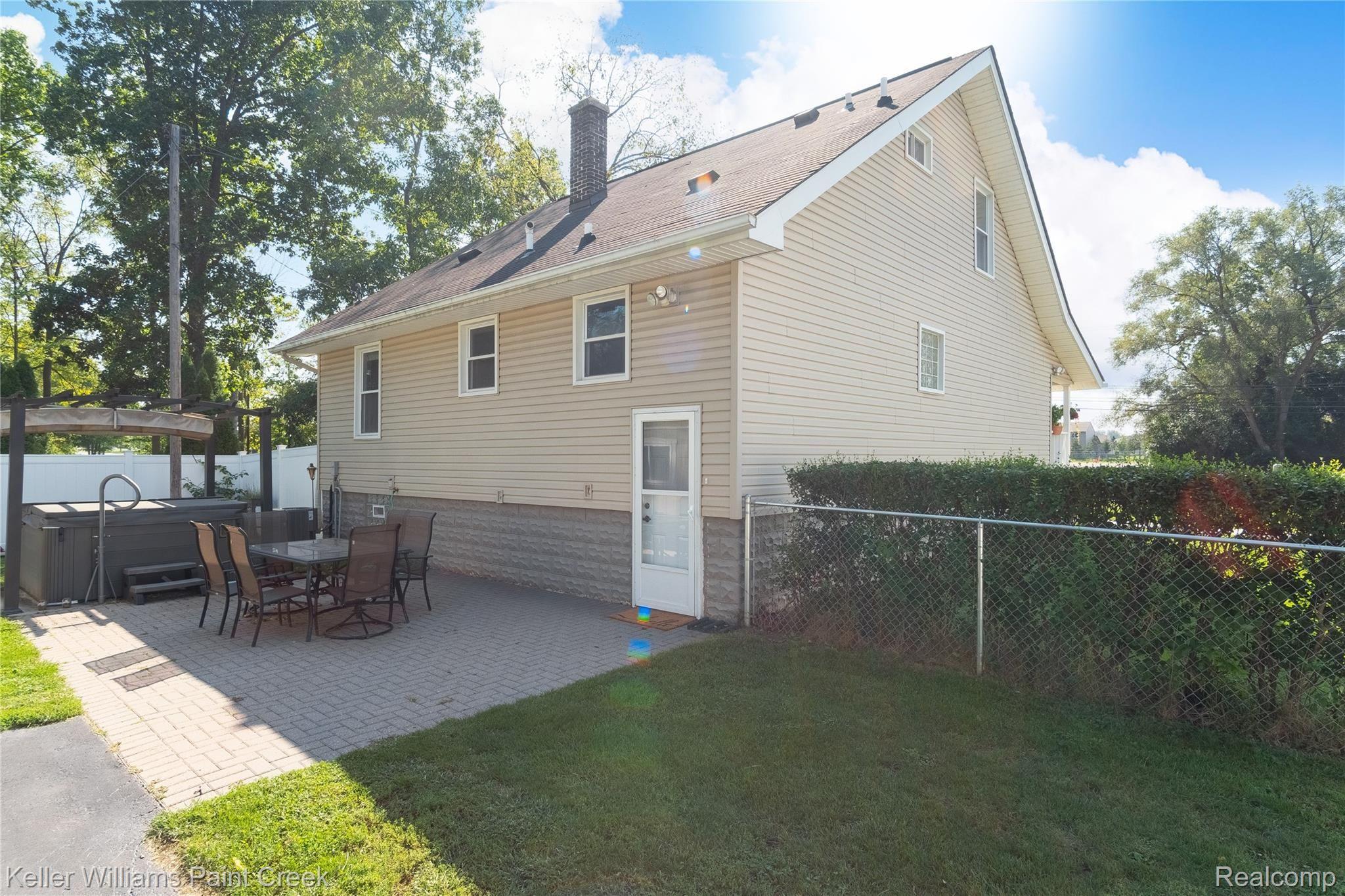 1598 West Auburn Road Rochester, MI 48309 - Photo 9 of 51 Exteriors (8 of 16).jpg