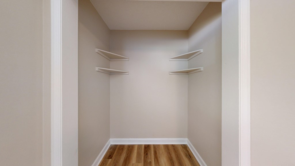 643 Lichfield Road Columbus, GA 31904 - Photo 15 of 48 Bedroom #1 closet #1