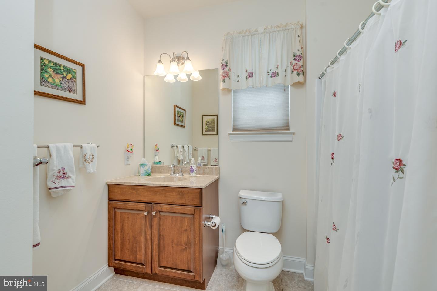 27 Liverpool Way Medford, NJ 08055 - Photo 18 of 32 Hall Full Bath