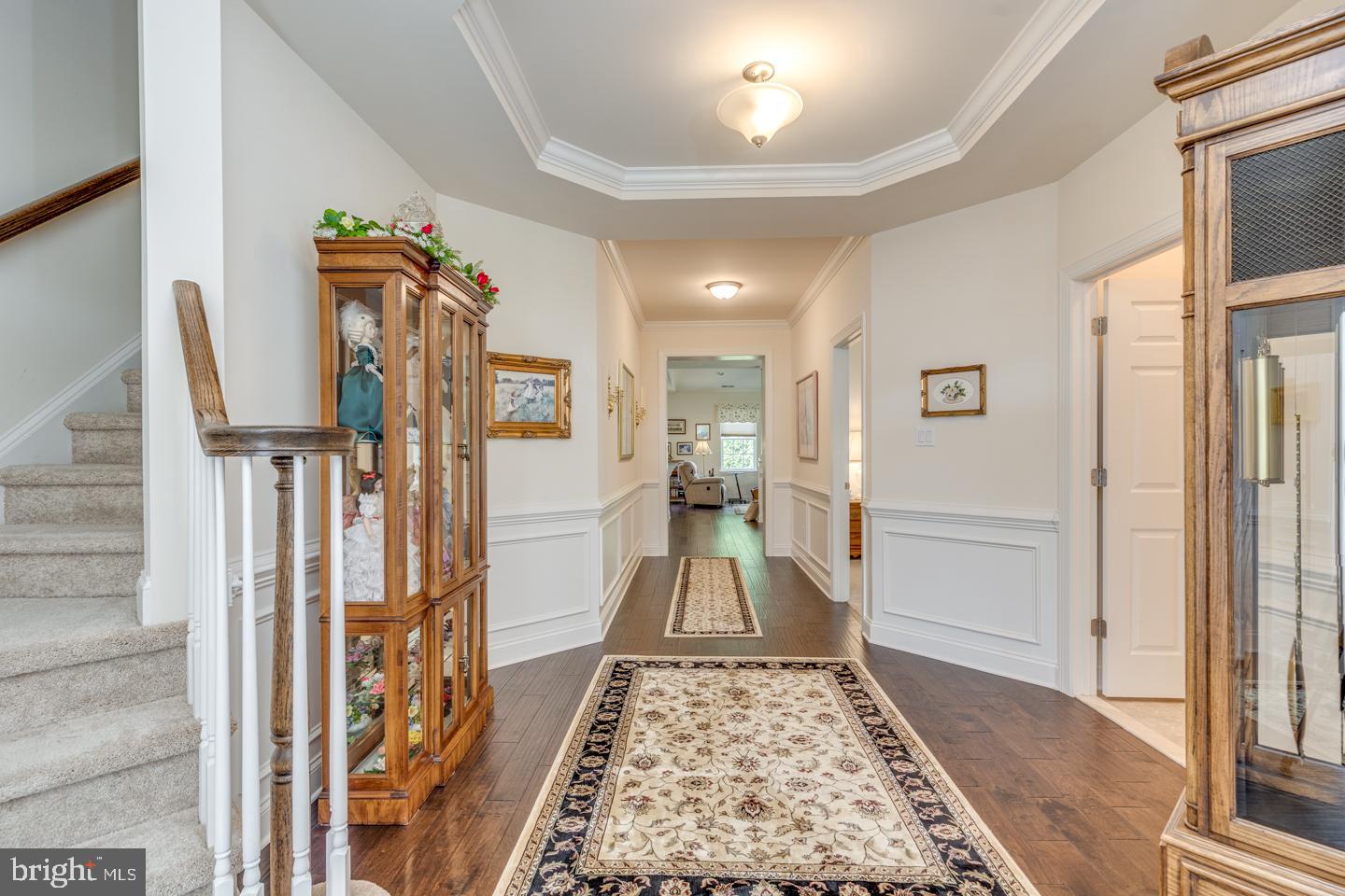 27 Liverpool Way Medford, NJ 08055 - Photo 2 of 32 Foyer Tres Ceiling