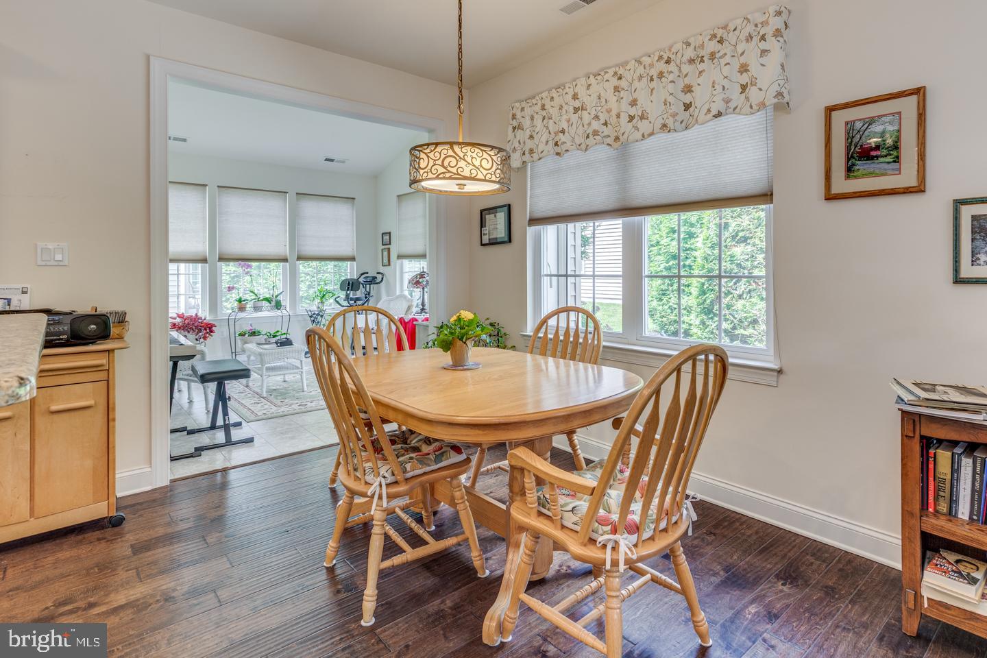 27 Liverpool Way Medford, NJ 08055 - Photo 7 of 32 Breakfast Area