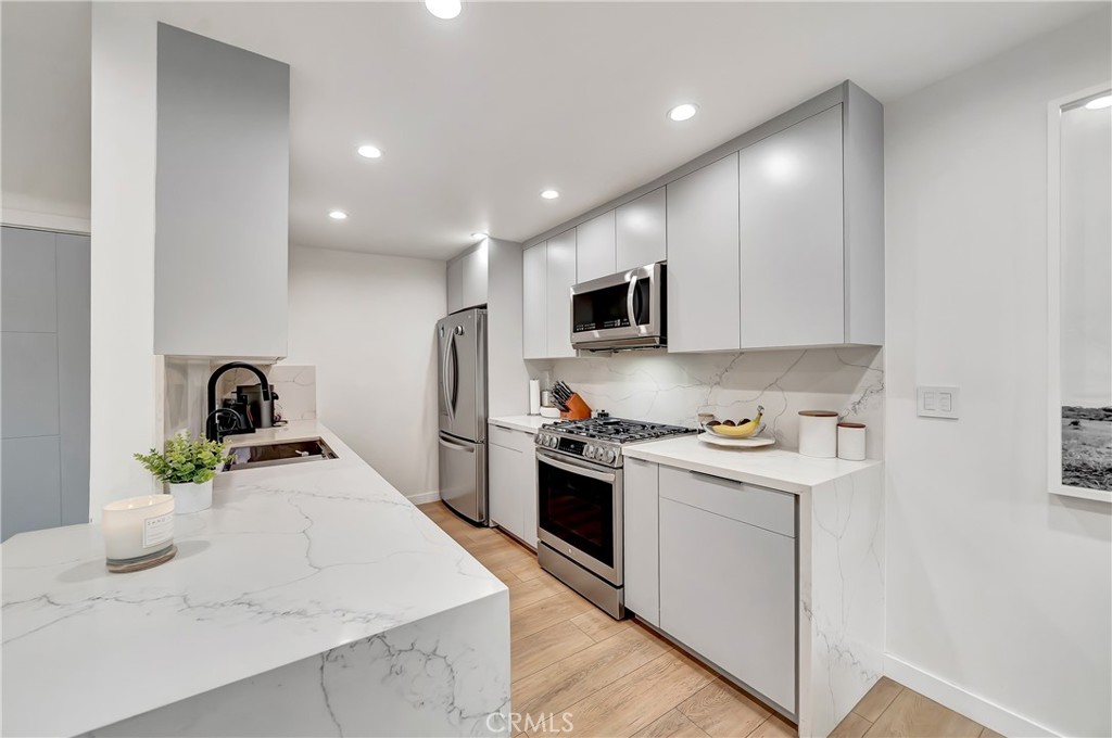 14727 West Magnolia Boulevard, Unit 126 Sherman Oaks, CA 91403 - Photo 11 of 42