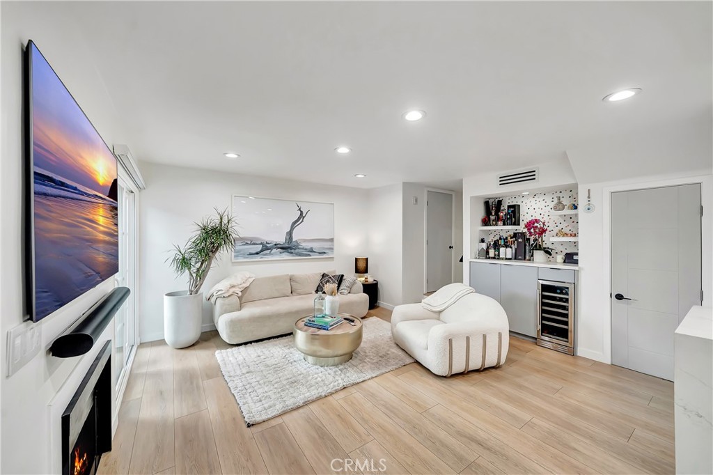 14727 West Magnolia Boulevard, Unit 126 Sherman Oaks, CA 91403 - Photo 6 of 42