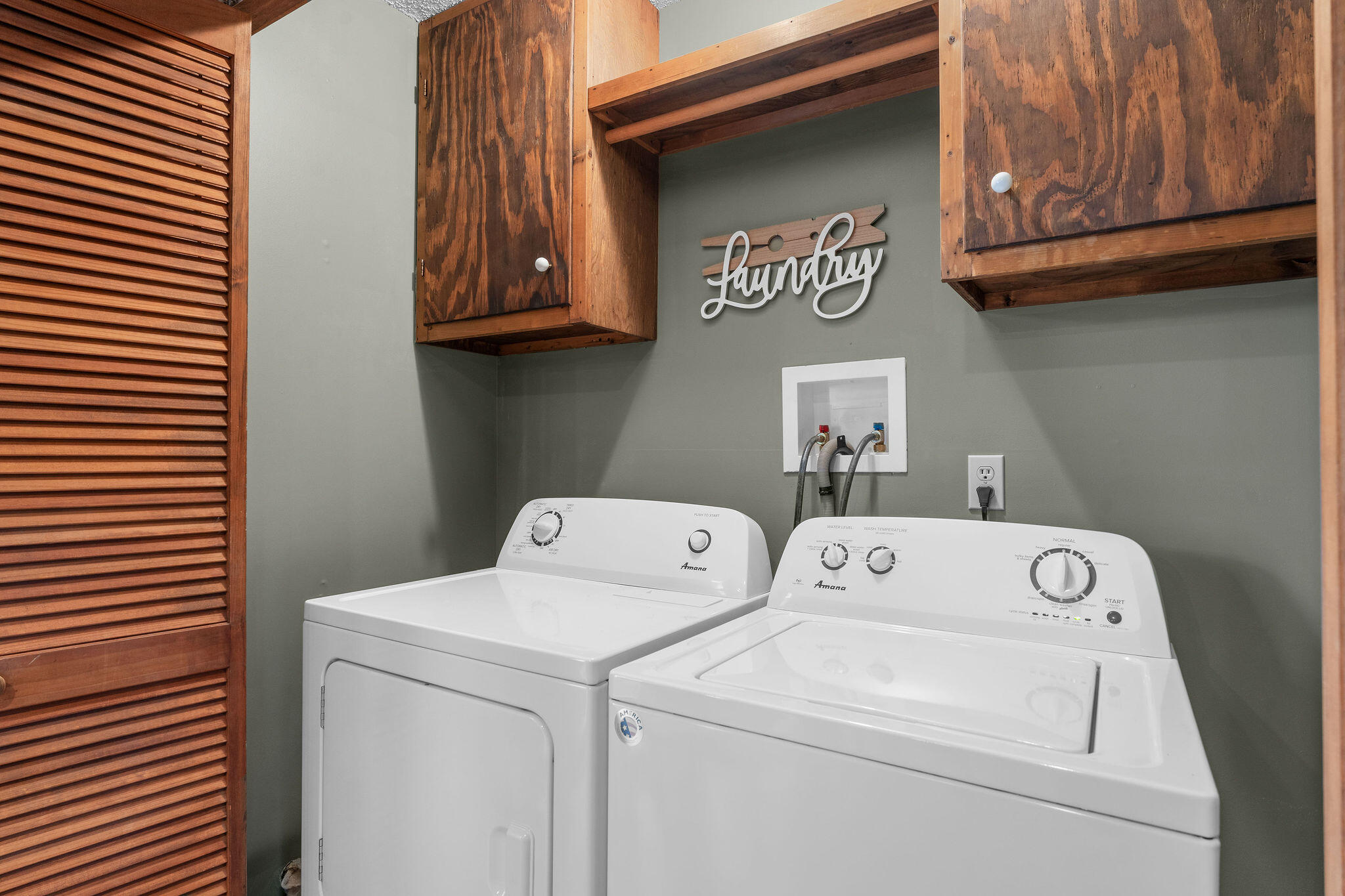 845 Alyeska Point Road Lampe, MO 65681 - Photo 16 of 34 Laundry