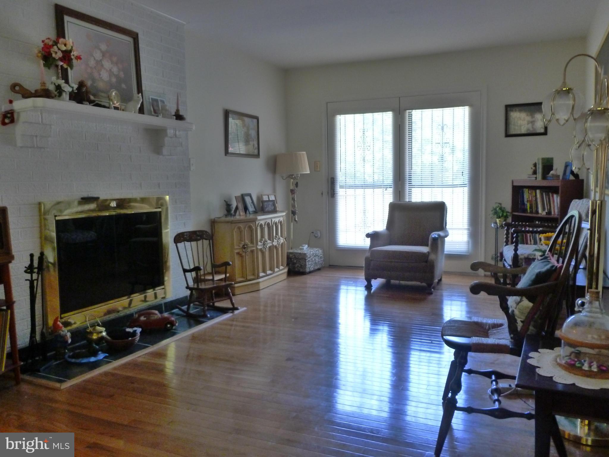 3565 Hunting Creek Road Huntingtown, MD 20639 - Photo 5 of 30 Family Room