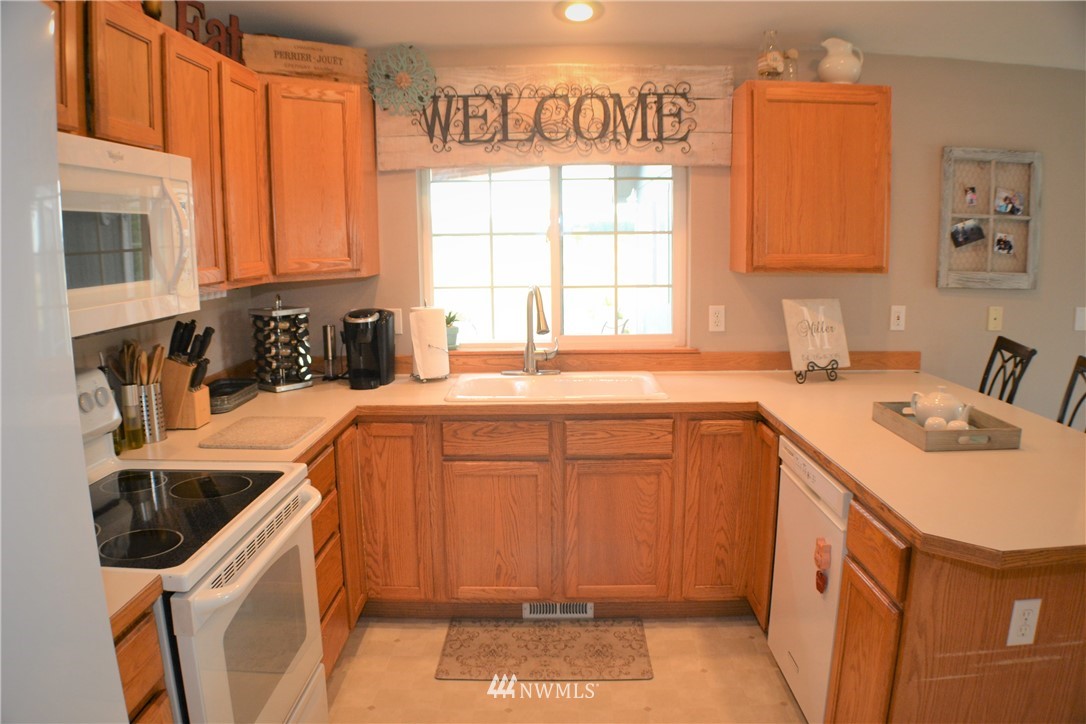 5022 188th Court Southwest Rochester, WA 98579 - Photo 3 of 25 Gallery Image 3