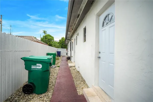 $1,049,000 | 7225 Southwest 21st Street, Miami, FL 33155