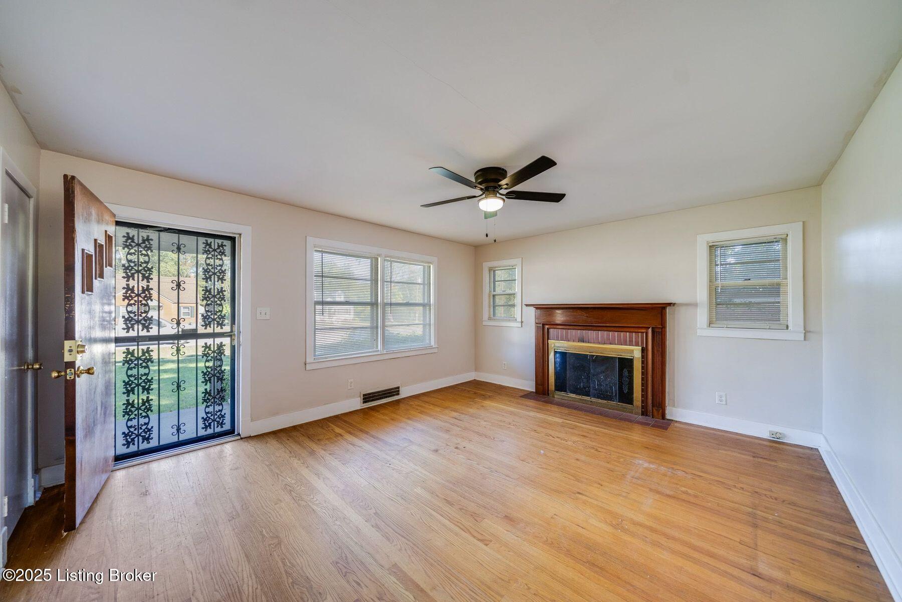 1854 Farnsley Road Louisville, KY 40216 - Photo 4 of 41 photo_online_003