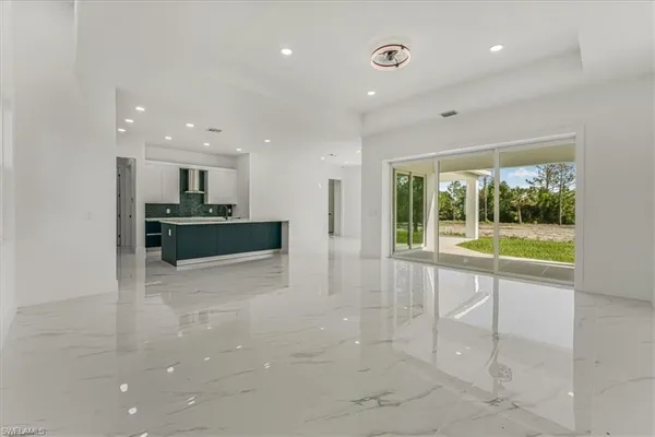 $3,600 | 2941 37th Avenue Northeast, Naples, FL 34120