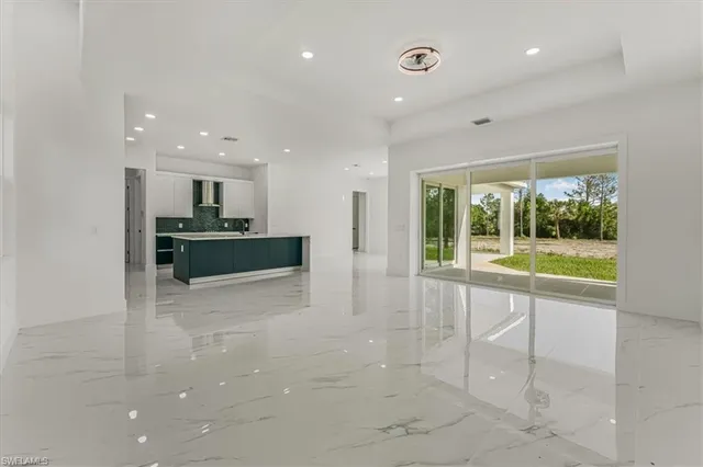 $3,600 | 2941 37th Avenue Northeast, Naples, FL 34120