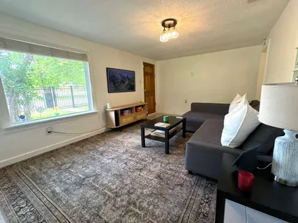 $2,295 | 1101 Holly Street, Unit 1, Austin, TX 78702