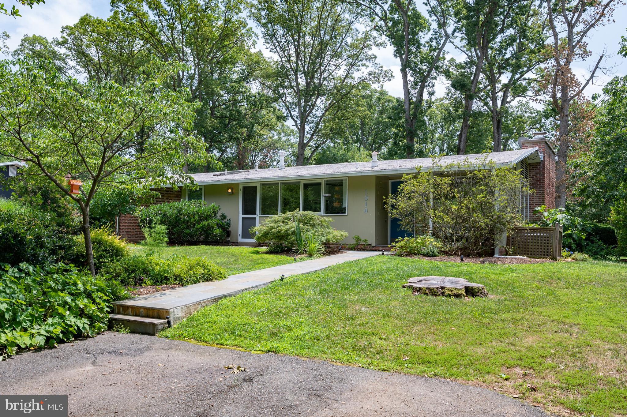 1910 Marthas Road Alexandria, VA 22307 - Photo 2 of 44 1910 Marthas Road