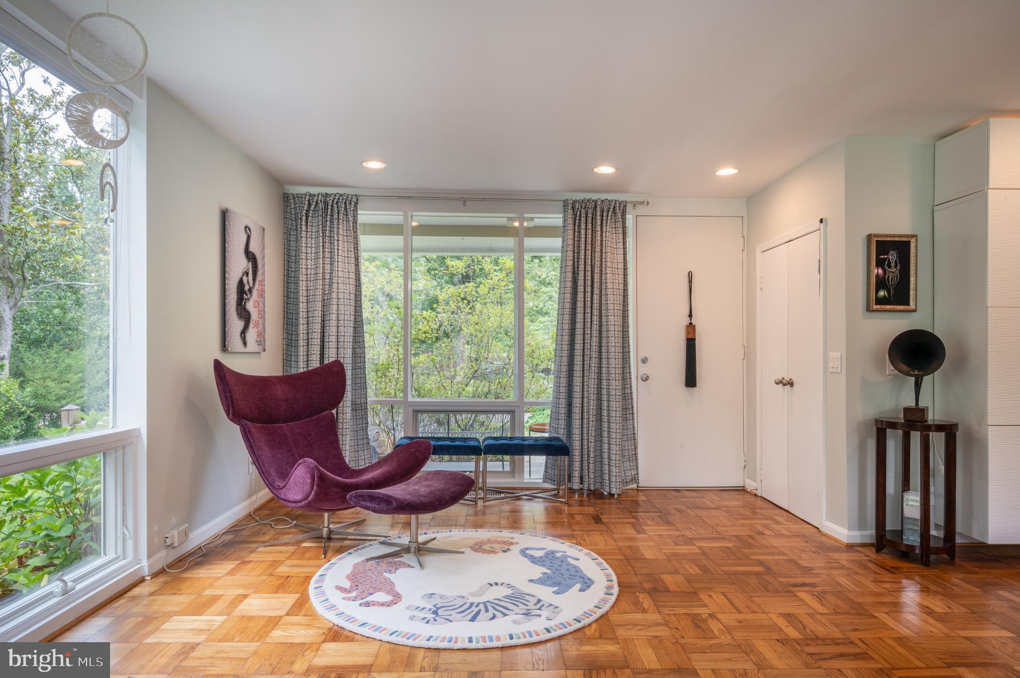 1910 Marthas Road Alexandria, VA 22307 - Photo 16 of 44 Sitting area