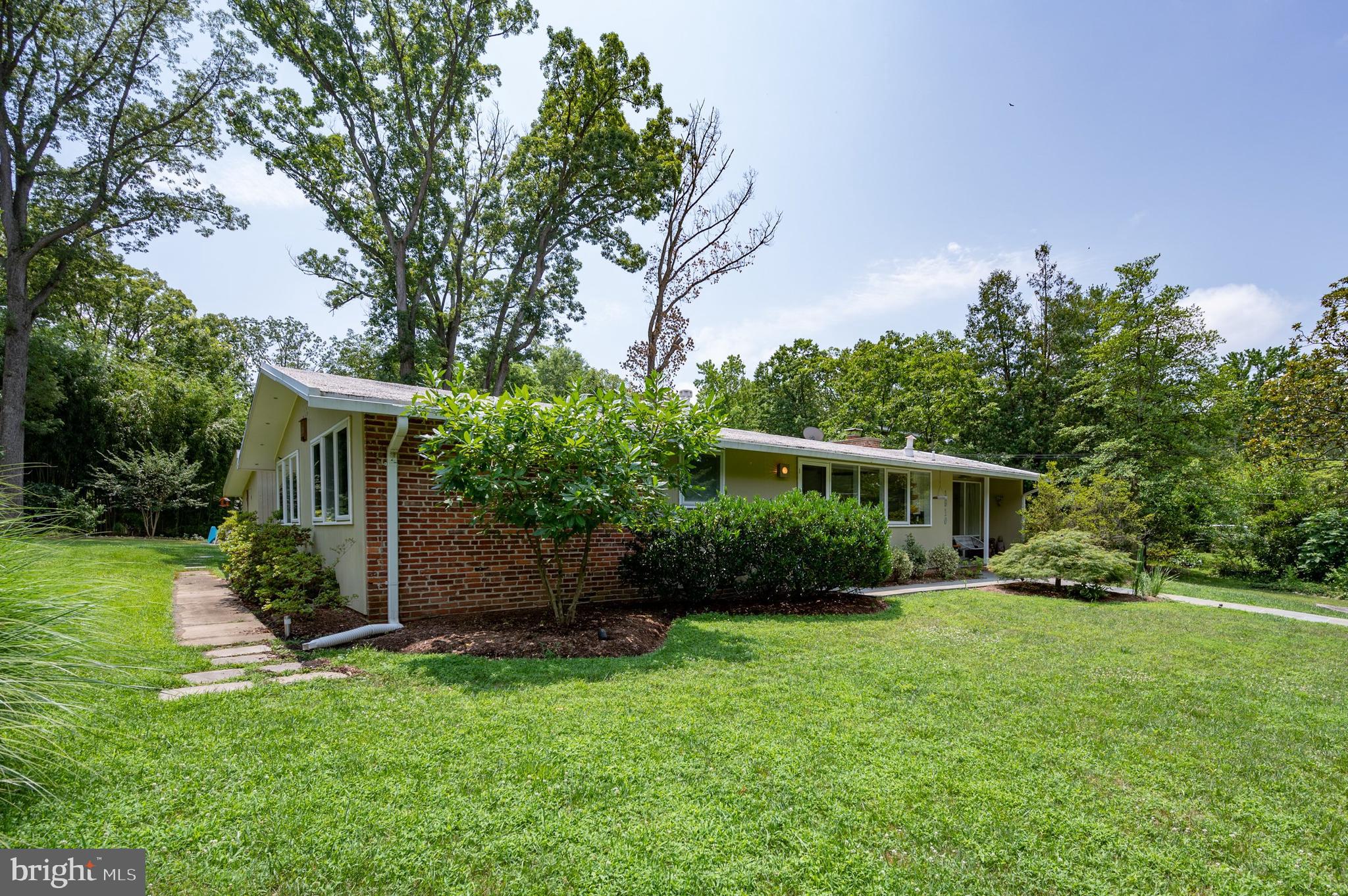 1910 Marthas Road Alexandria, VA 22307 - Photo 38 of 44 NIce flat yard