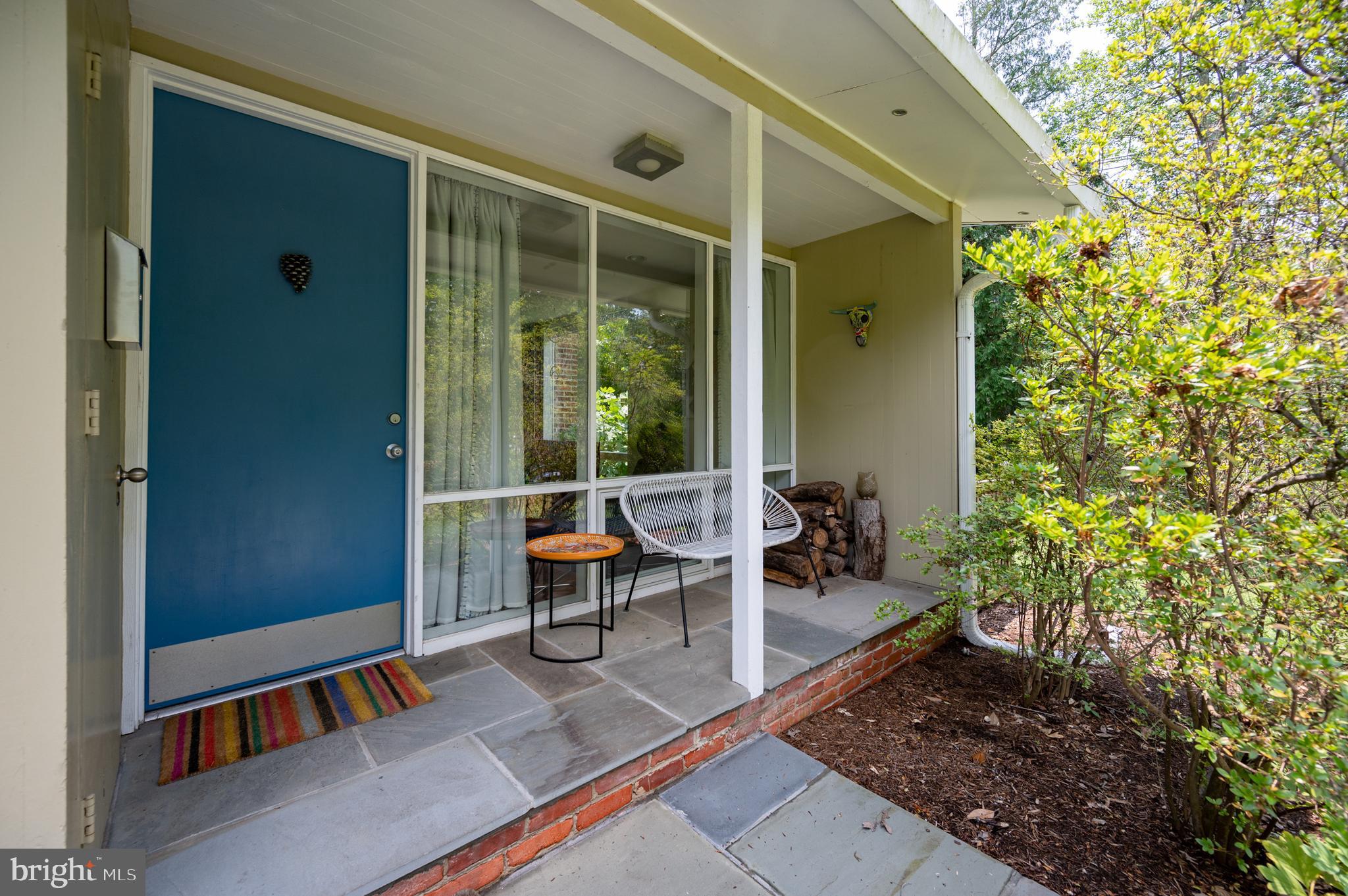 1910 Marthas Road Alexandria, VA 22307 - Photo 5 of 44 Front porch