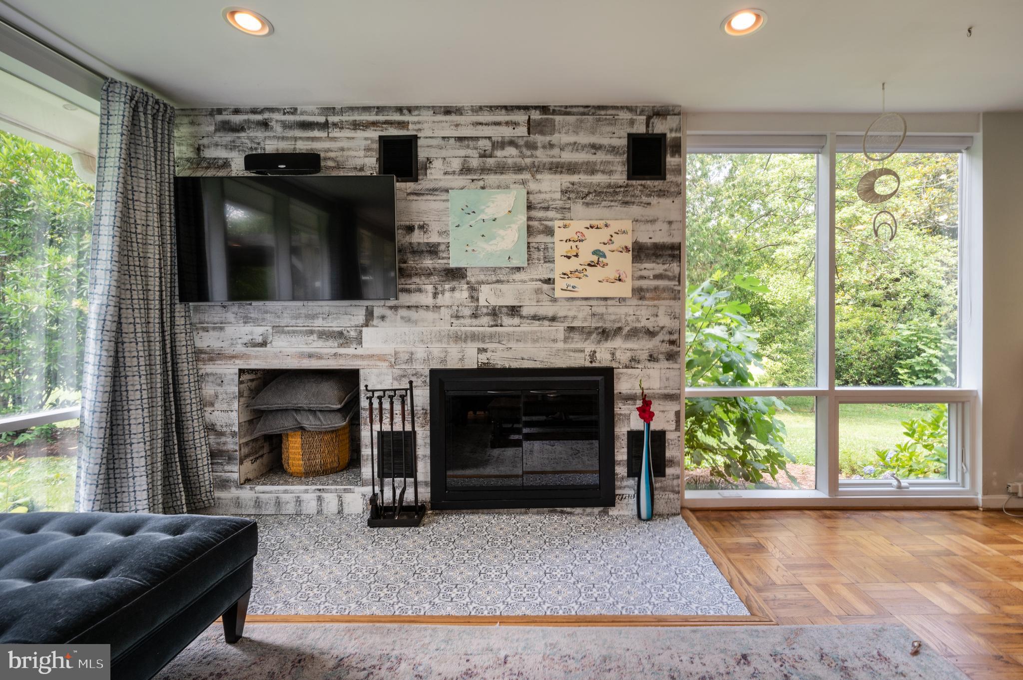 1910 Marthas Road Alexandria, VA 22307 - Photo 7 of 44 Eye catching Fireplace