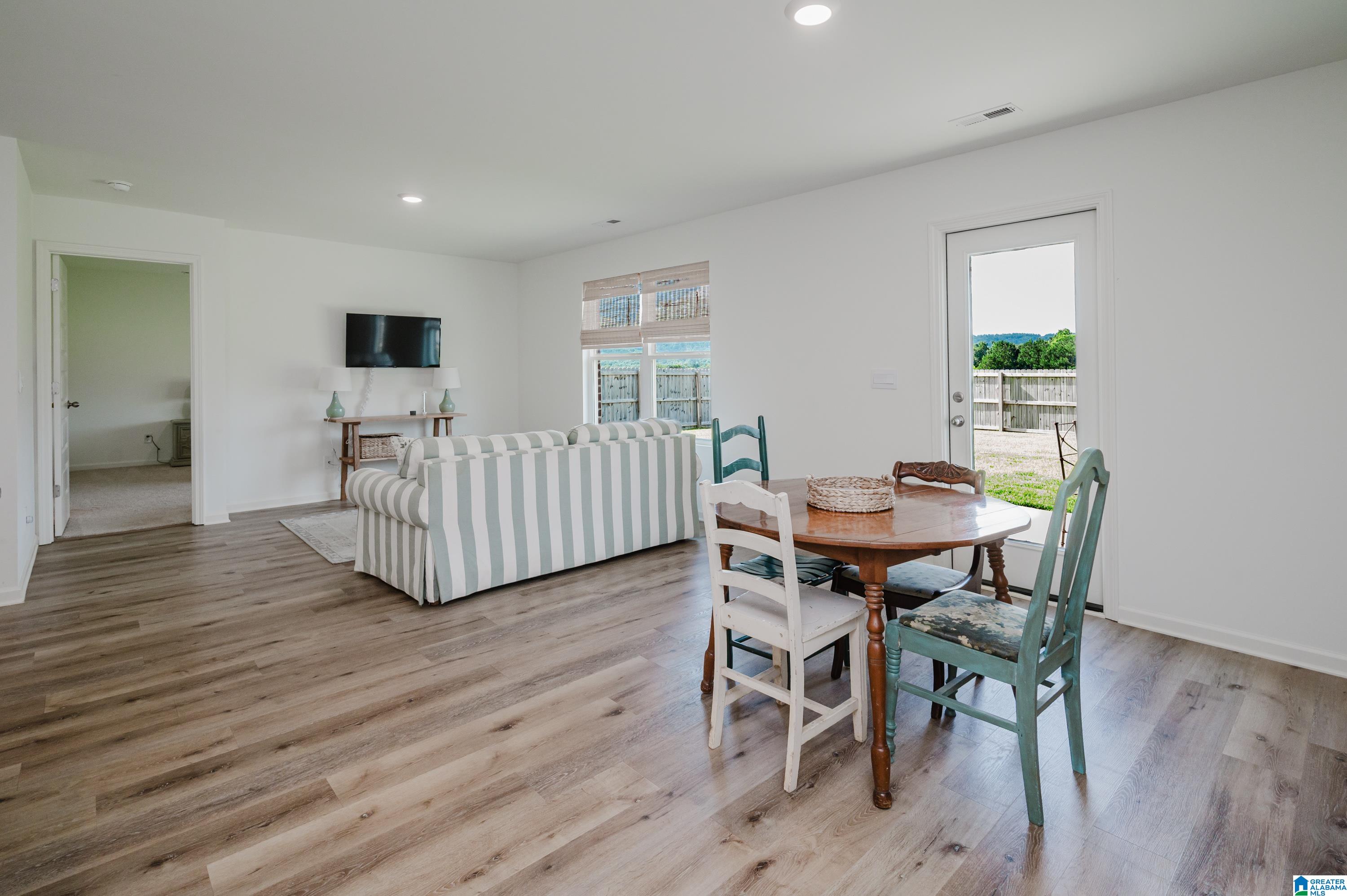 6982 Southern Trace Loop Leeds, AL 35094 - Photo 15 of 46