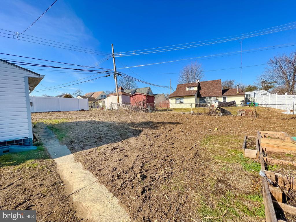 31 Petunia Road Levittown, PA 19056 - Photo 18 of 19 Gallery Image 18