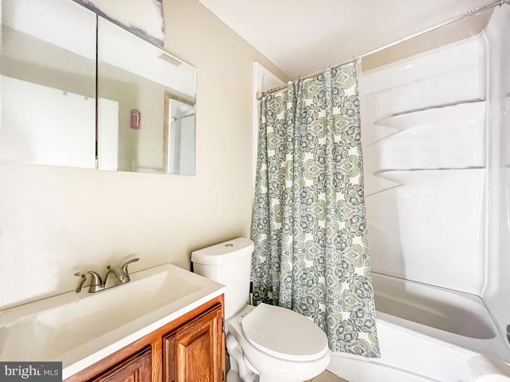31 Petunia Road Levittown, PA 19056 - Photo 9 of 19 Gallery Image 9
