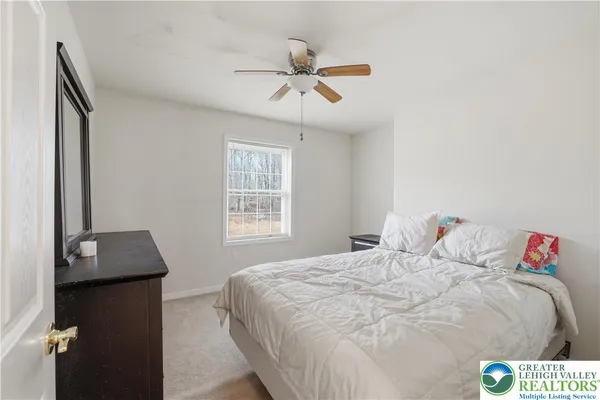 a picture of a room