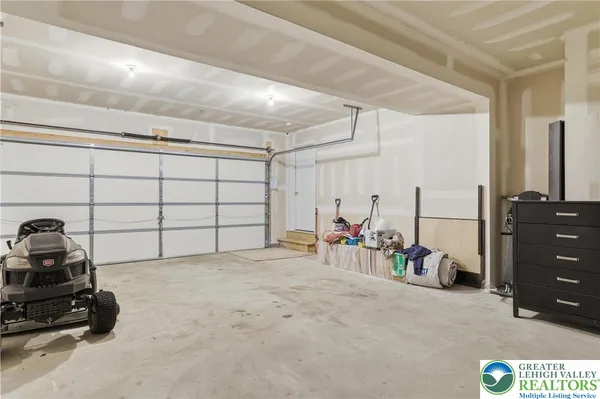 $329,900 | 112 Amos Circle, Bushkill, PA 18324