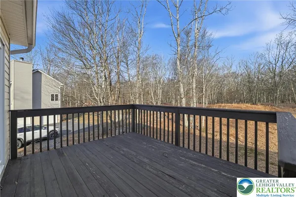 $329,900 | 112 Amos Circle, Bushkill, PA 18324