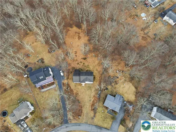 $329,900 | 112 Amos Circle, Bushkill, PA 18324