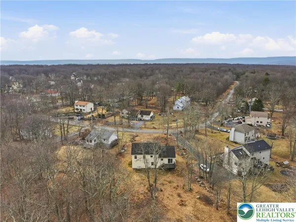 $329,900 | 112 Amos Circle, Bushkill, PA 18324