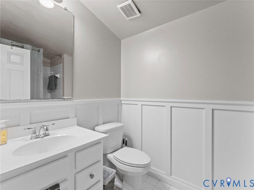 7434 South Franklins Way Quinton, VA 23141 - Photo 24 of 31 Bathroom featuring a white vanity with integrated