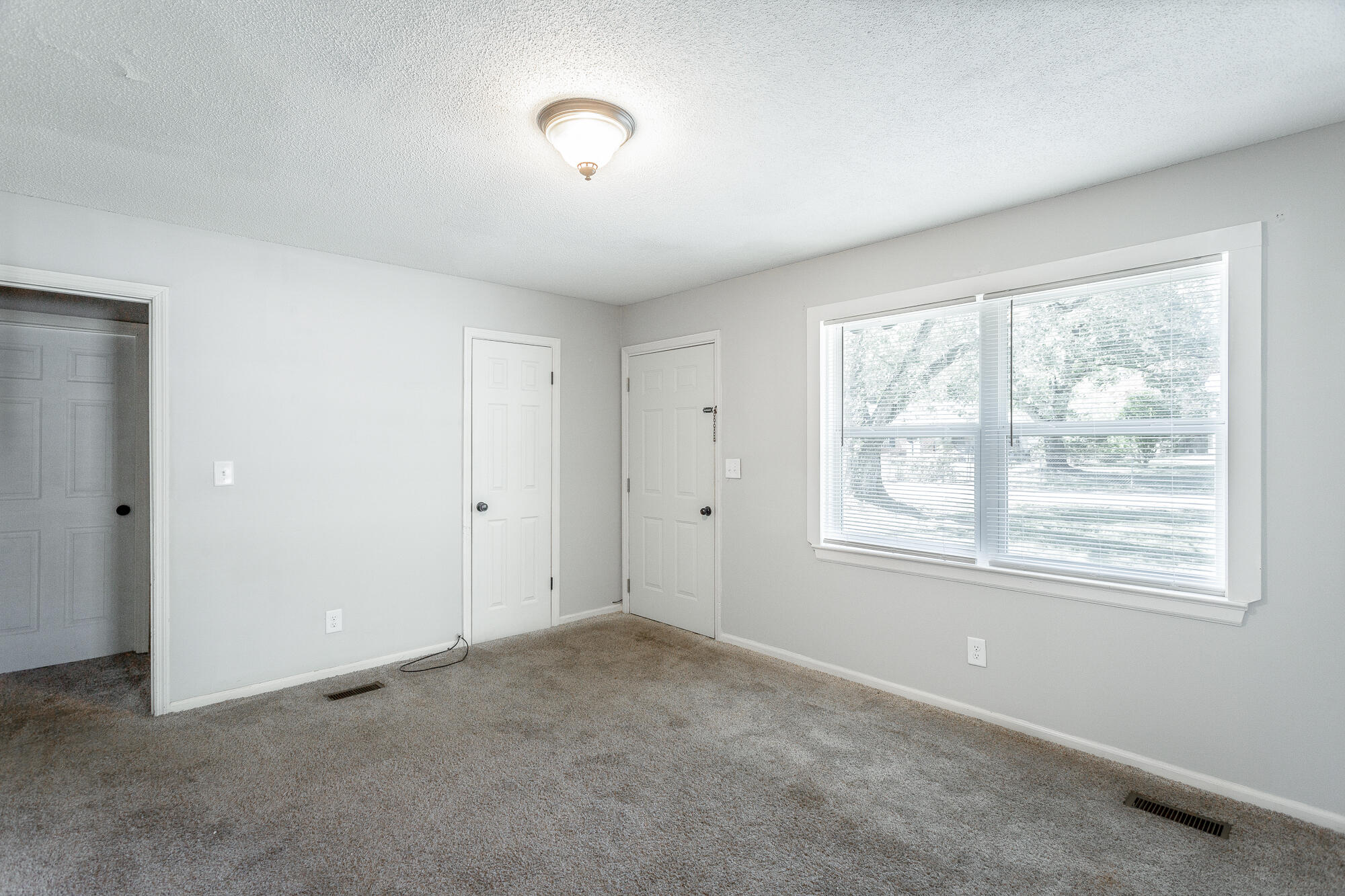 46 Cook Street LaFayette, GA 30728 - Photo 12 of 30 Living room