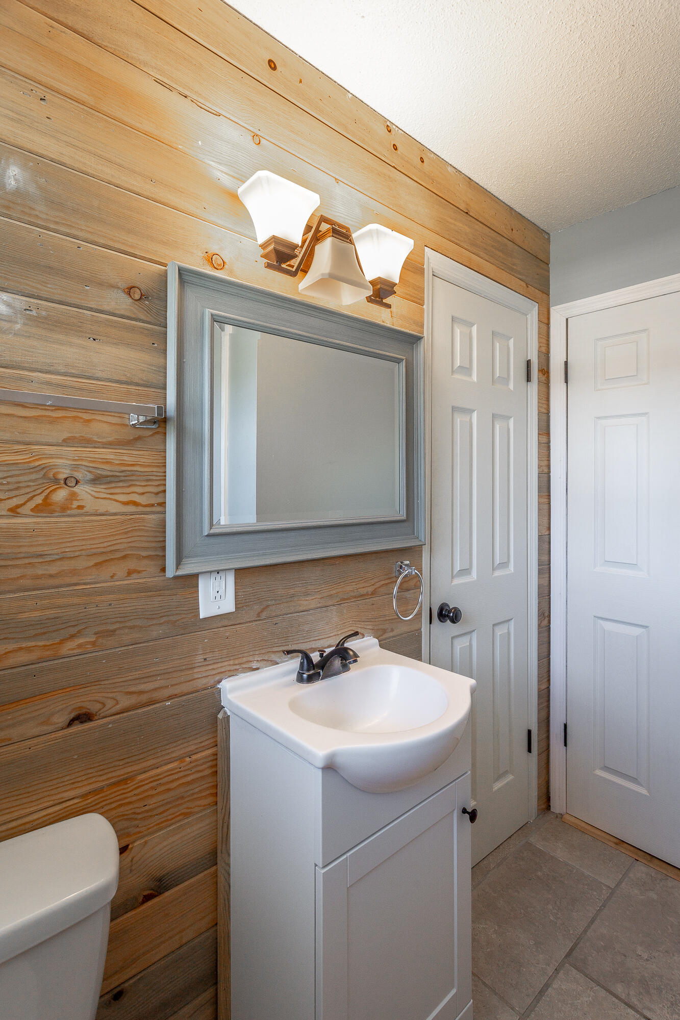 46 Cook Street LaFayette, GA 30728 - Photo 20 of 30 Bathroom