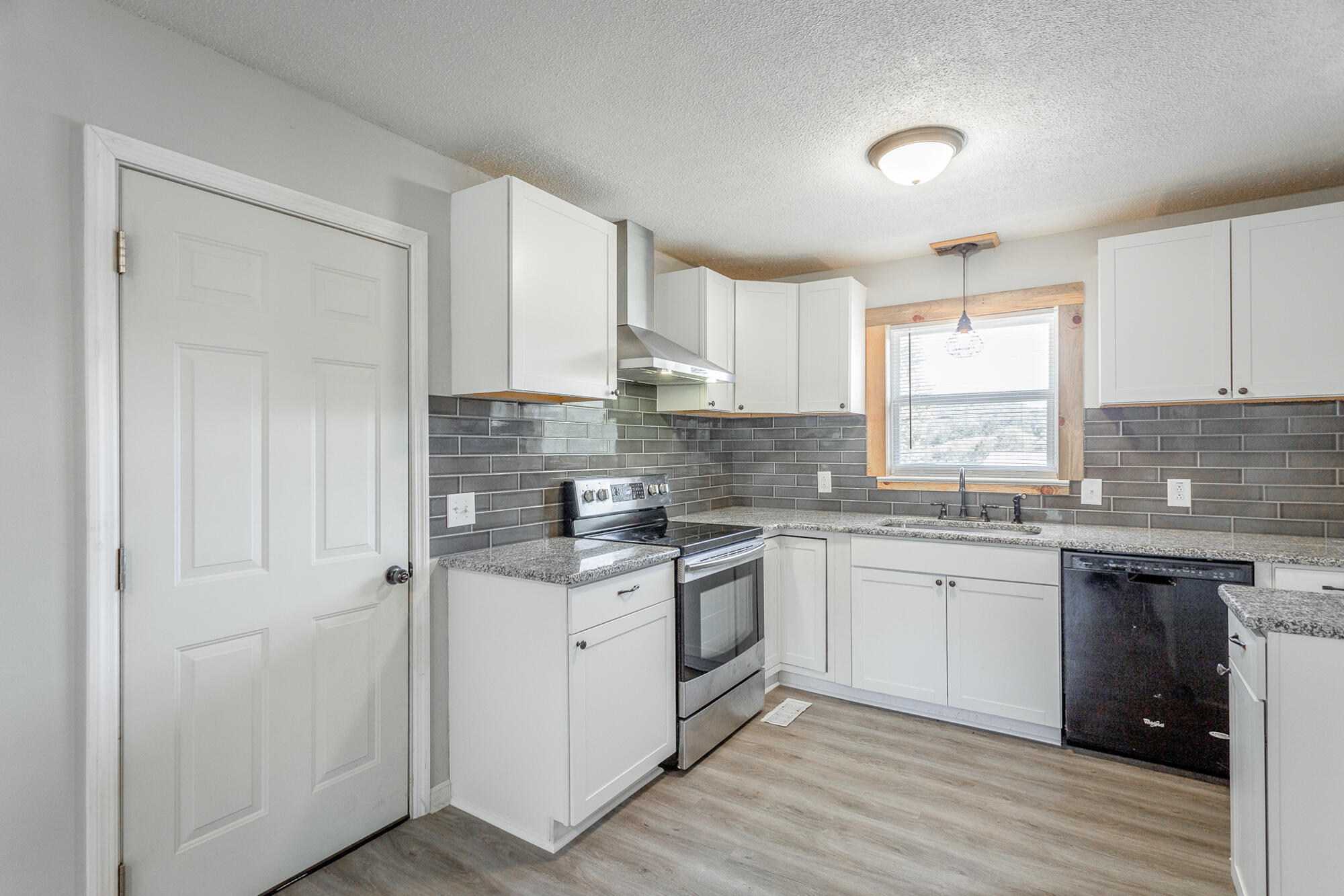 46 Cook Street LaFayette, GA 30728 - Photo 7 of 30 Kitchen